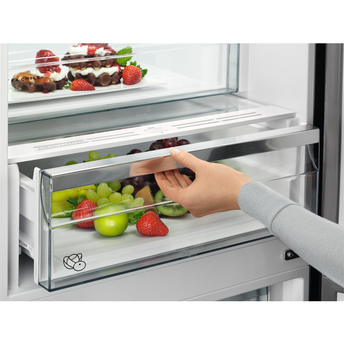 AEG - Combinado de livre instalação - RCB632E6MW