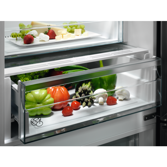 AEG - Combinado de livre instalação - RCB632E9MU