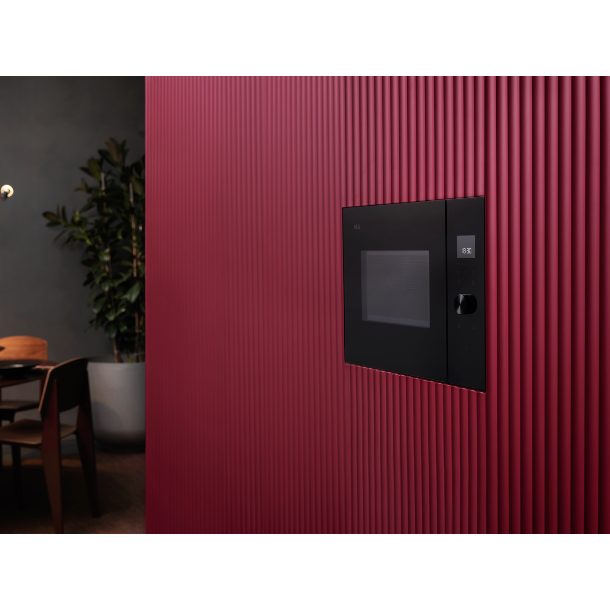 AEG - Forno Micro-ondas - TB6GM171DB