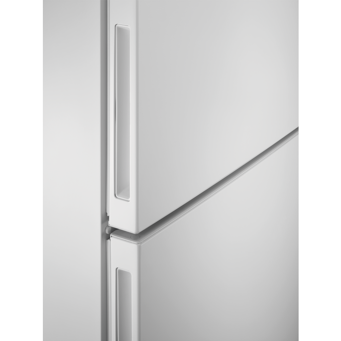 AEG - Combinado de livre instalação - RCB632E6MW