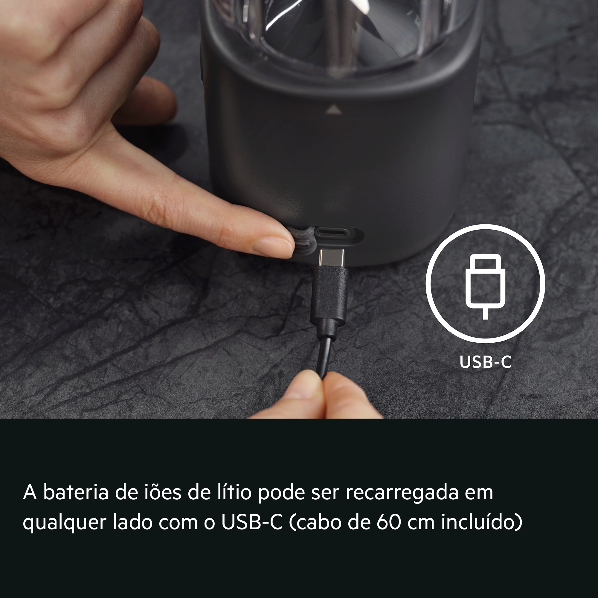A bateria de iões de lítio pode ser recarregada em qualquer lado via USB-C (cabo de 60 cm incluído).     USB-C