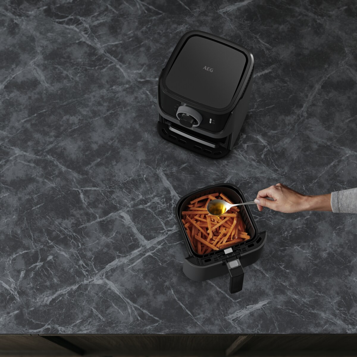 AEG - Air Fryer - AF5-1-4GB