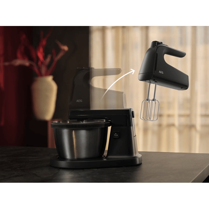 Stand mixer with a detachable handle for easy use and handling.