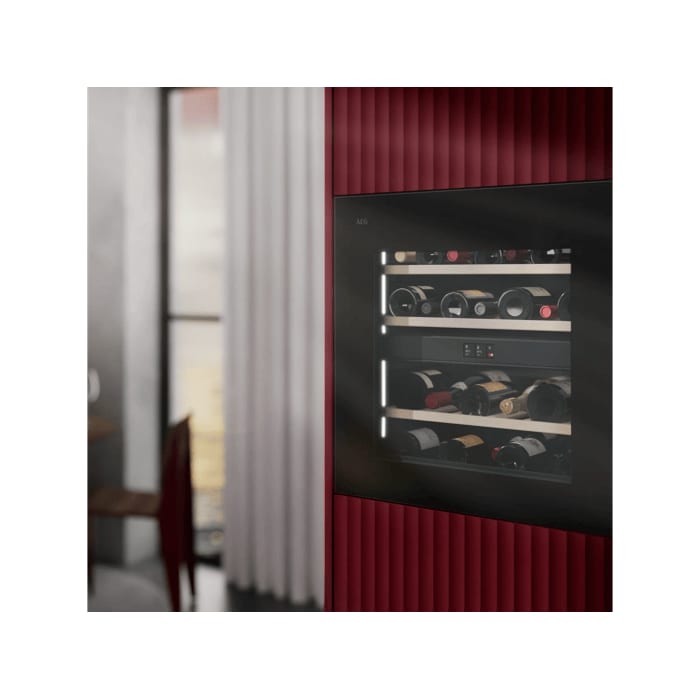 Adjustable LED lighting to display your wines beautifully.
