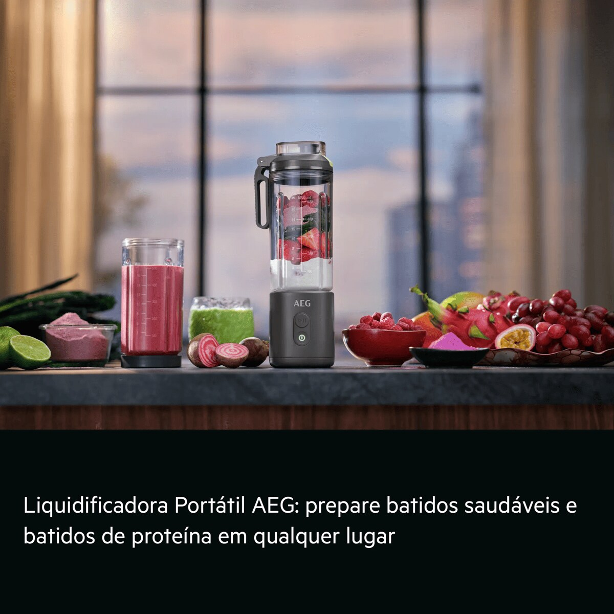 A Liquidificadora Portátil AEG: prepare batidos saudáveis e batidos de proteína em qualquer lugar.