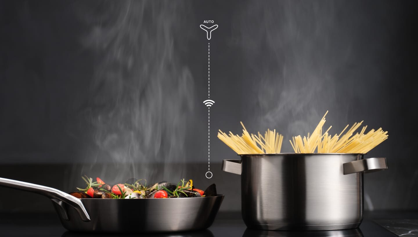 Alimentos a serem preparados numa placa de indução com a função Hob2Hood