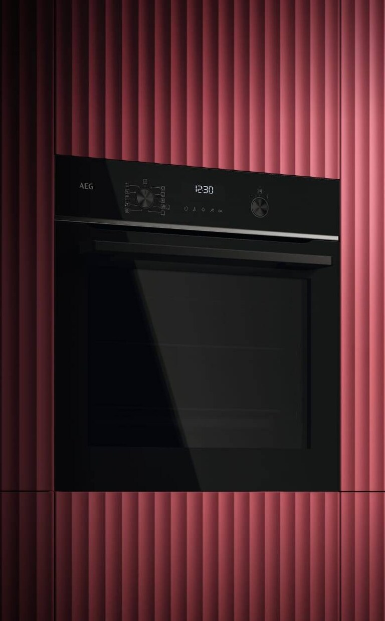 Um forno numa cozinha. 