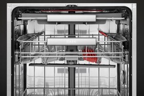 O interior de uma máquina de lavar loiça RealLife